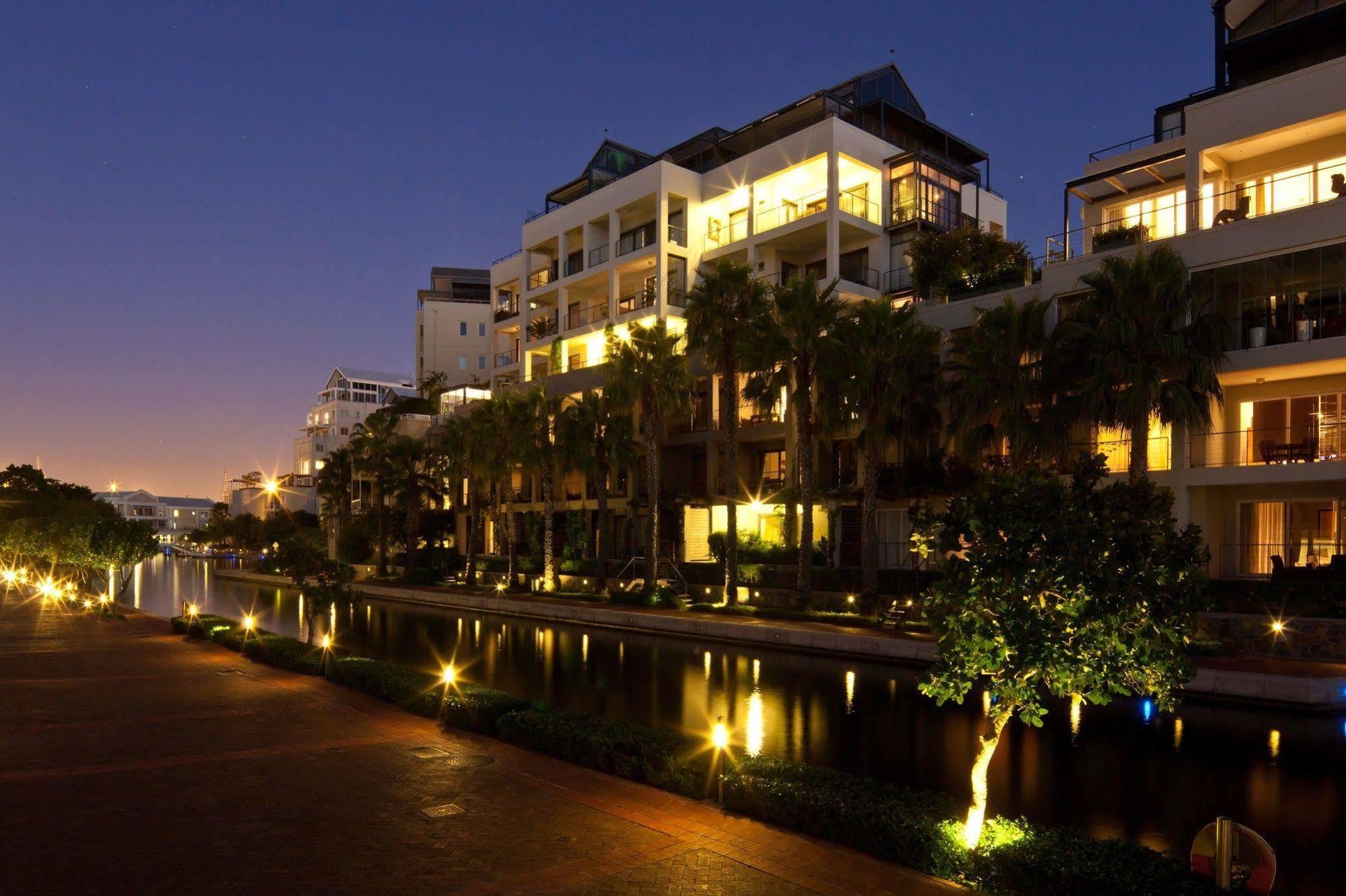 Marina Lodge